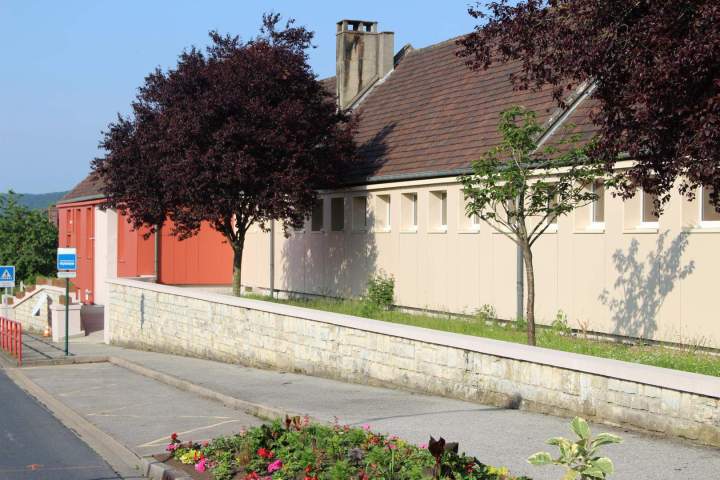 1f0735008357