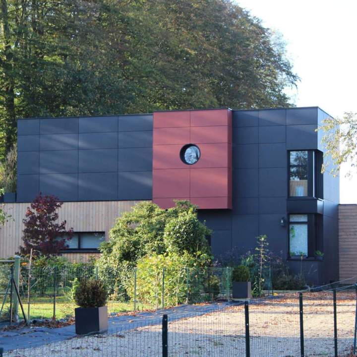 Architecture moderne d'une maison individuelle Valliquerville